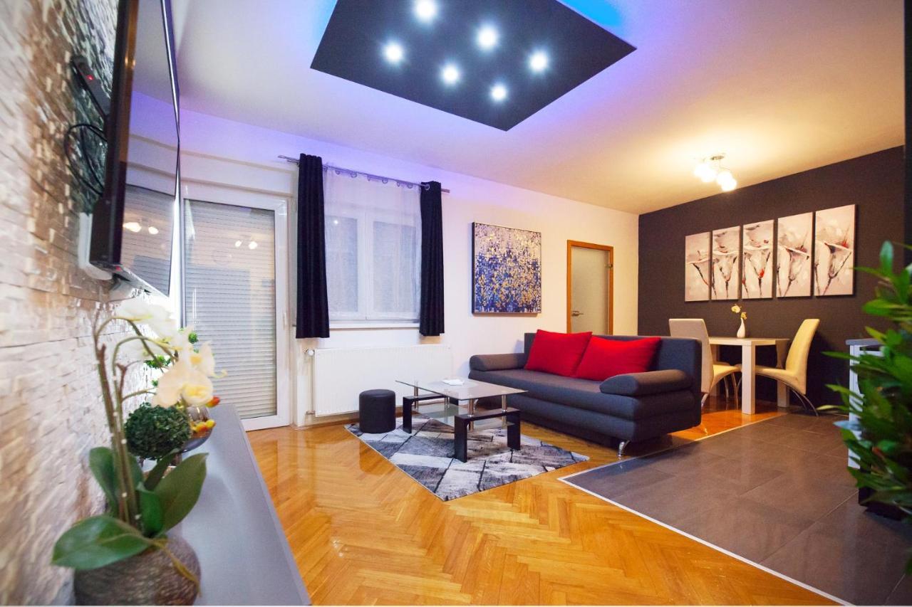 Apartman Aurelius - Private Parking 오시예크 외부 사진